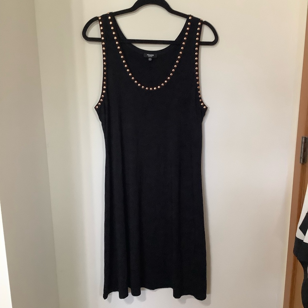 Black Sleeveless Dress